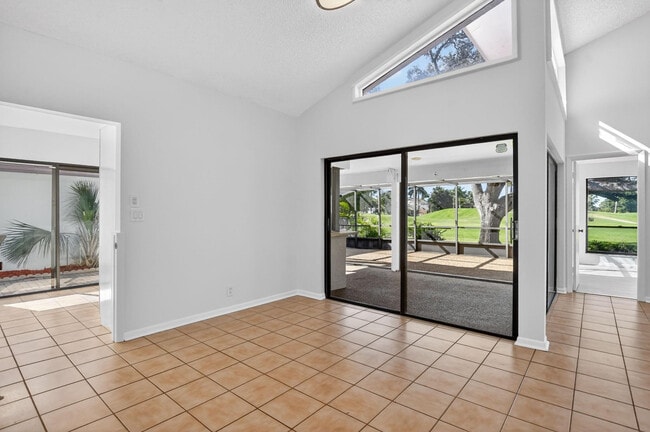 Building Photo - 661 Hollows Cir