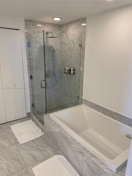 Building Photo - 801 S Miami Ave