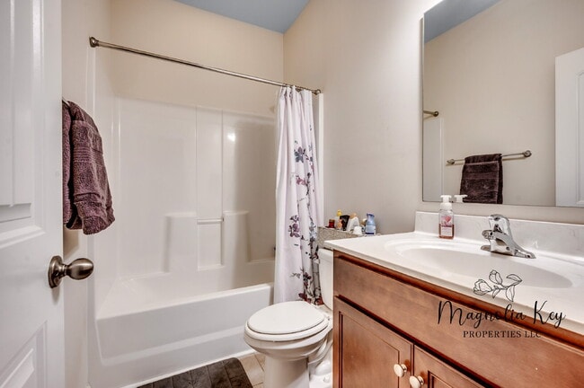 Building Photo - Beautiful Home for Rent 5 bed 3.5 bath