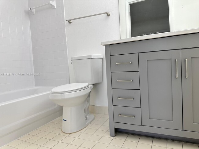 Building Photo - 2445 SW 18th Terrace