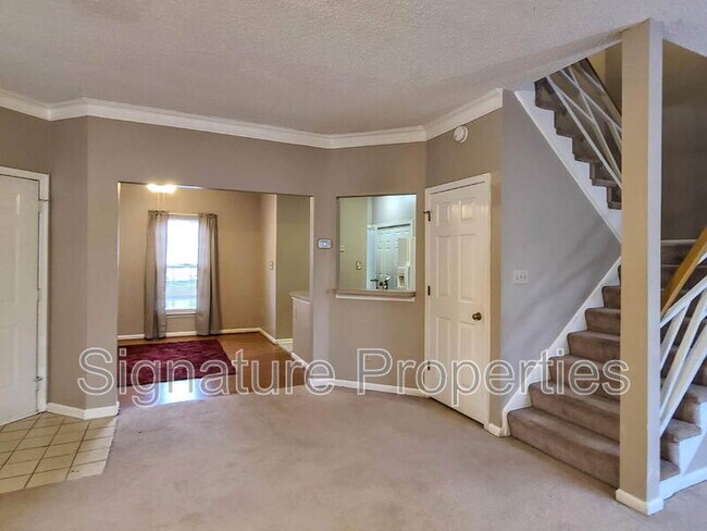 Building Photo - 901 Willow Point