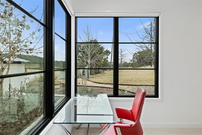 Building Photo - 705 Ariana Ct