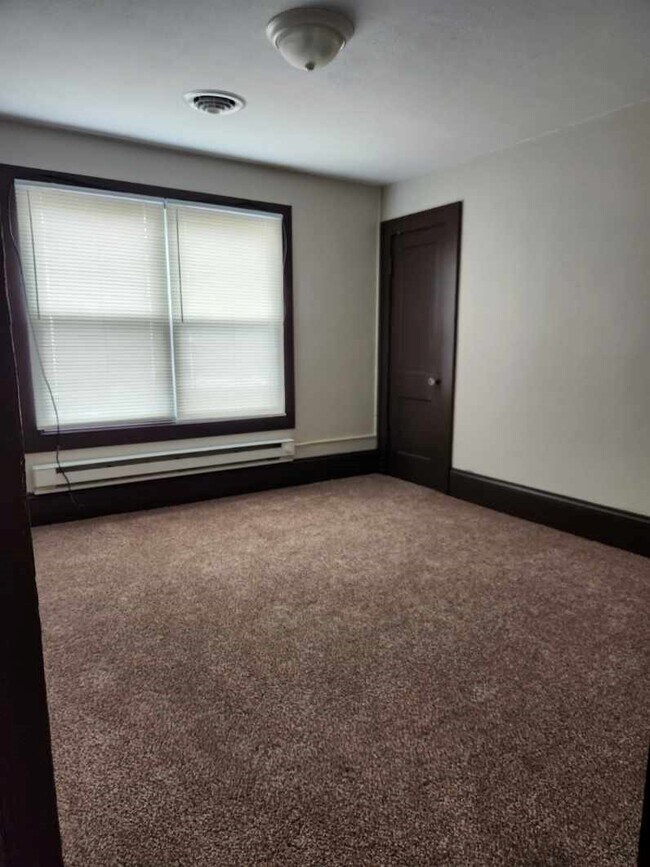 Building Photo - 2613 Meadows St NW