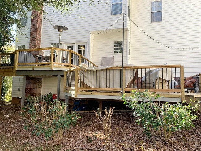 Building Photo - 207 Twinleaf Way