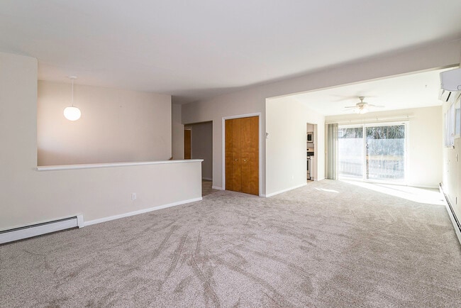 Building Photo - 522 Bemidji Ct