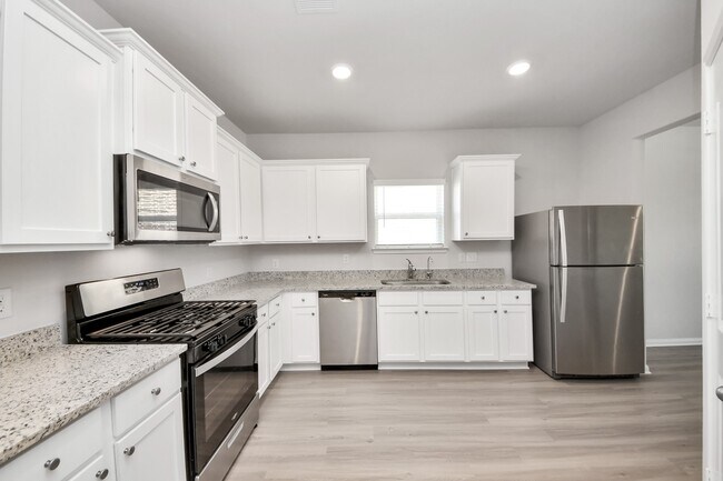 Building Photo - 3113 Foresail Ln