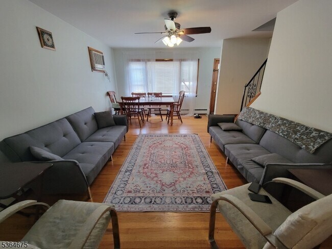 Building Photo - 555 Clifton Ave