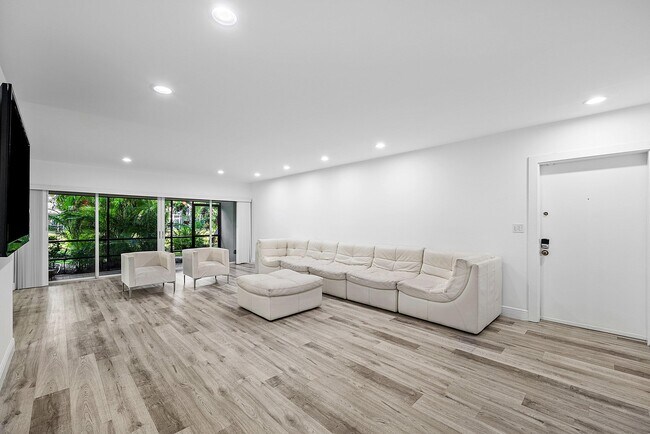 Building Photo - 6165 Old Court Rd