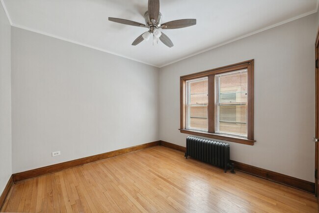 Building Photo - 919 Dunlop Ave