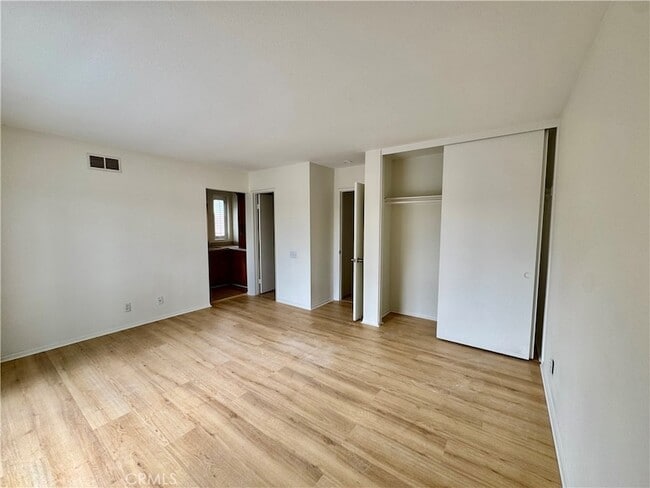 Building Photo - 3 Atlanta