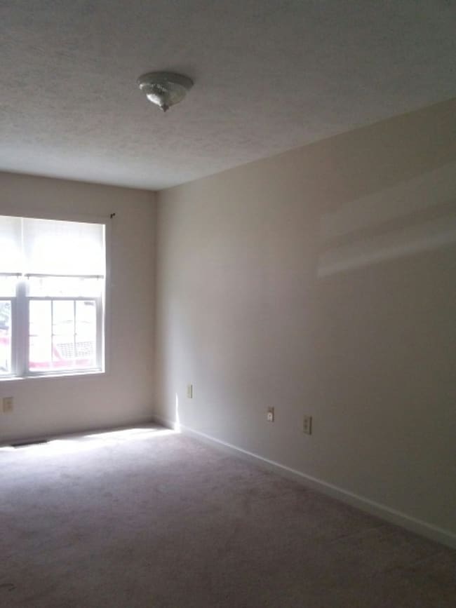 Building Photo - Townhouse located at Pikes Place