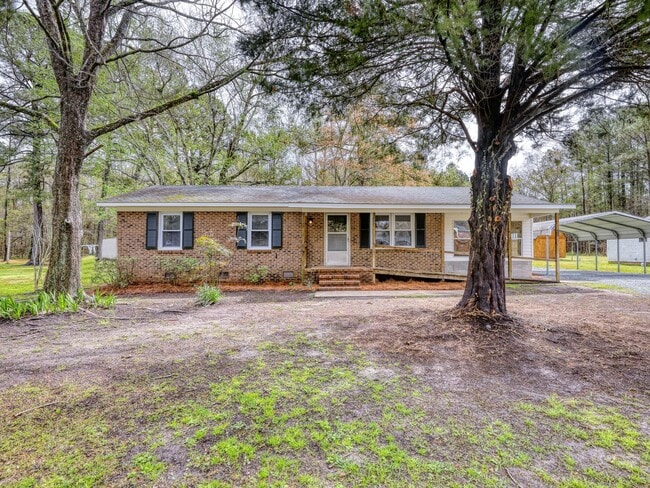 Building Photo - 3 bedroom 1 bath home for rent in New Bern