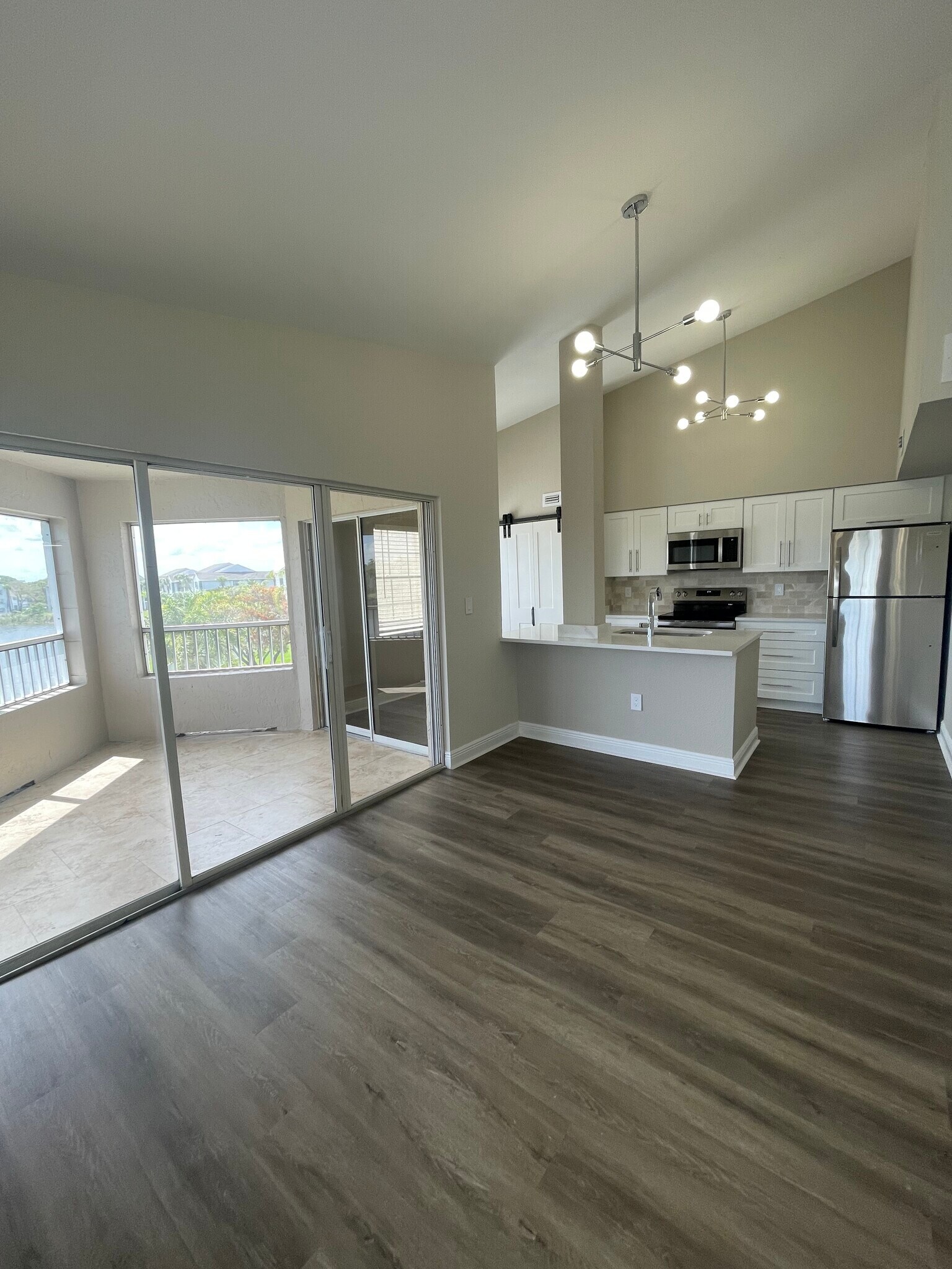 Building Photo - 2850 N Oakland Forest Dr