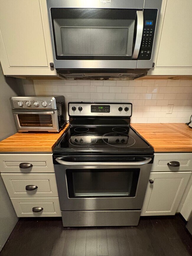 Building Photo - Lovely 2 bedroom 1.5 Bath In Taylors Near ...