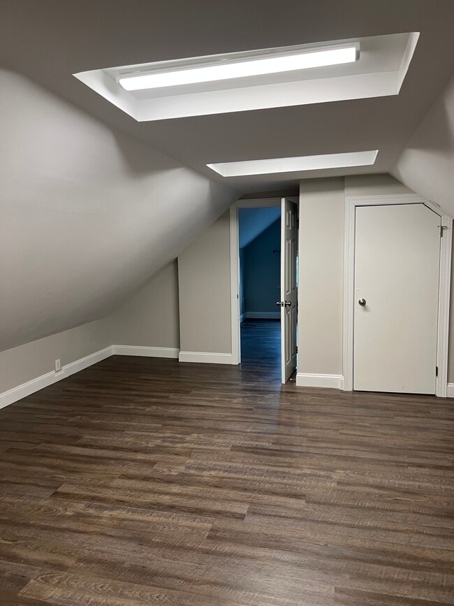 Building Photo - 101 Maple Ridge Ave