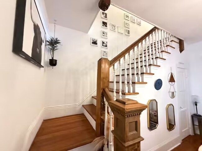 Building Photo - 1525 Melpomene St