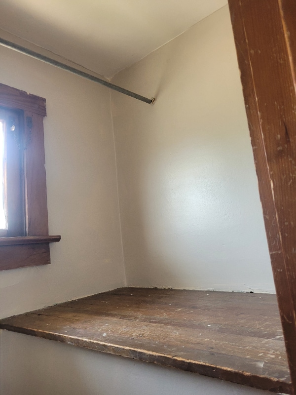 Building Photo - 305 Cascade St