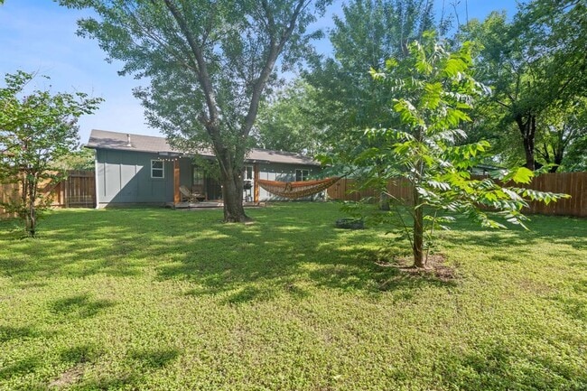 Building Photo - 5001 Dove Springs Dr