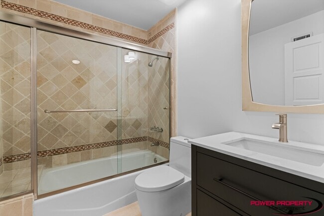 Building Photo - Spacious 5-Bedroom Home with Modern Amenit...