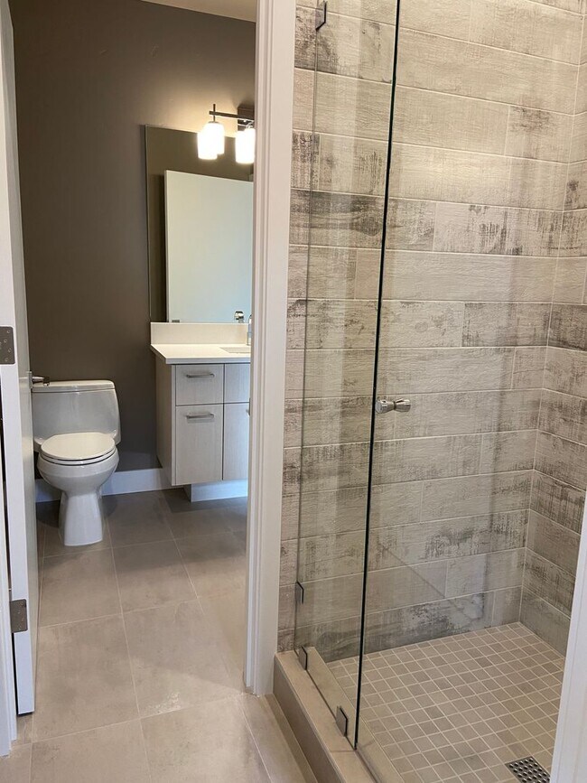 Building Photo - Newer, Modern Construction Home in Tetherow