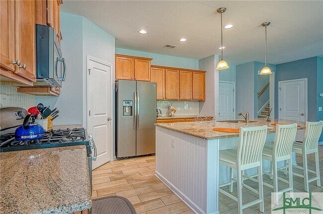 Building Photo - Spacious Home on a Corner Lot in Heritage New Riverside!
