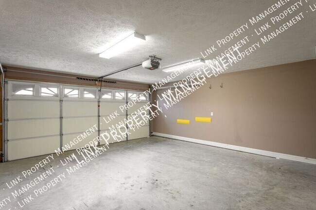 Building Photo - 7655 Lenox Trace Dr