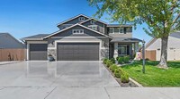 Building Photo - This home has it all!