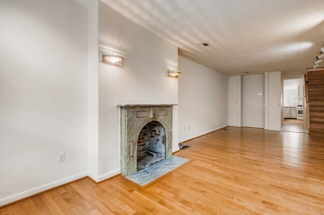 Building Photo - 1127 S Hanover St