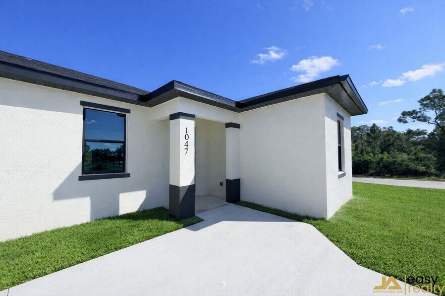 Building Photo - 1047 Jaguar Blvd