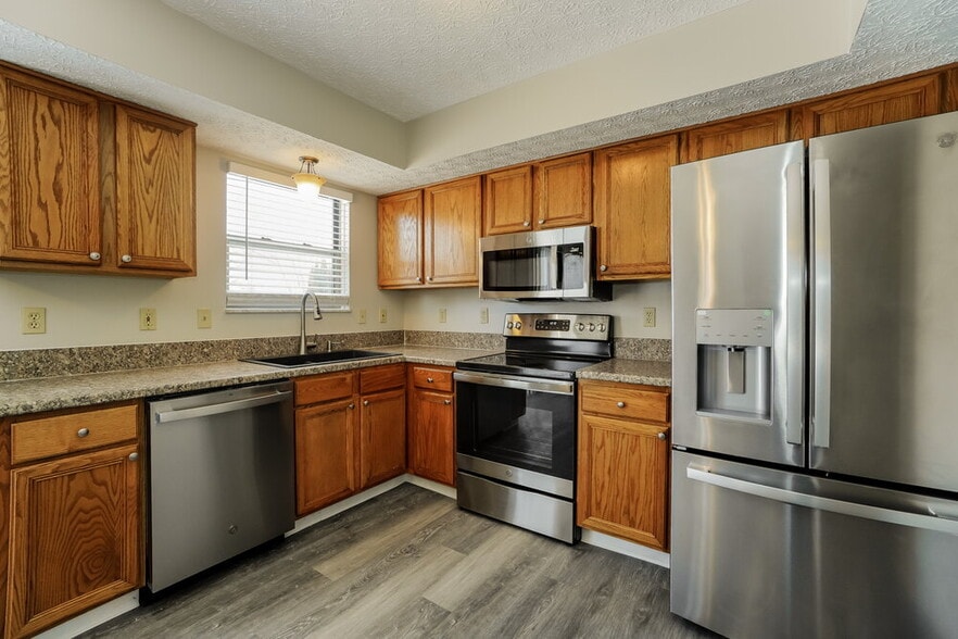 Building Photo - 2719 Raphael Dr