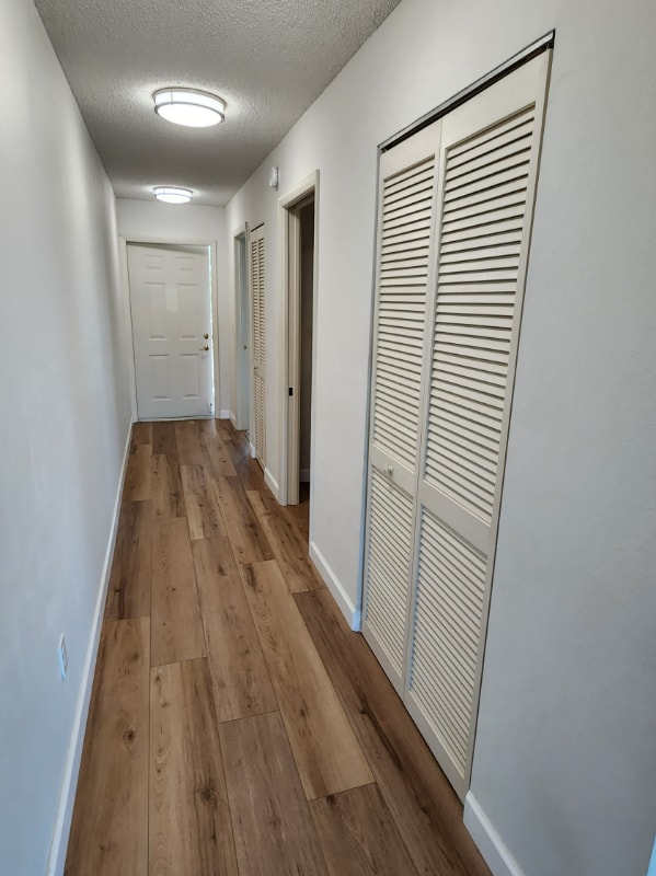 Building Photo - 7406 Lake Breeze Dr