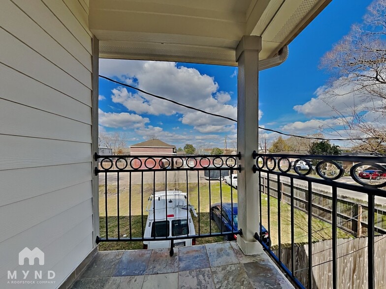 Building Photo - 6128 Sidney St