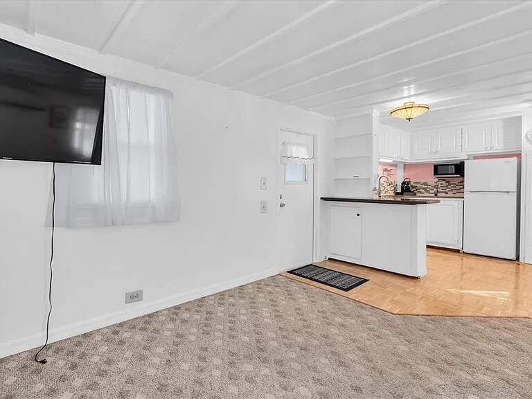 Building Photo - 7801 34th Ave N