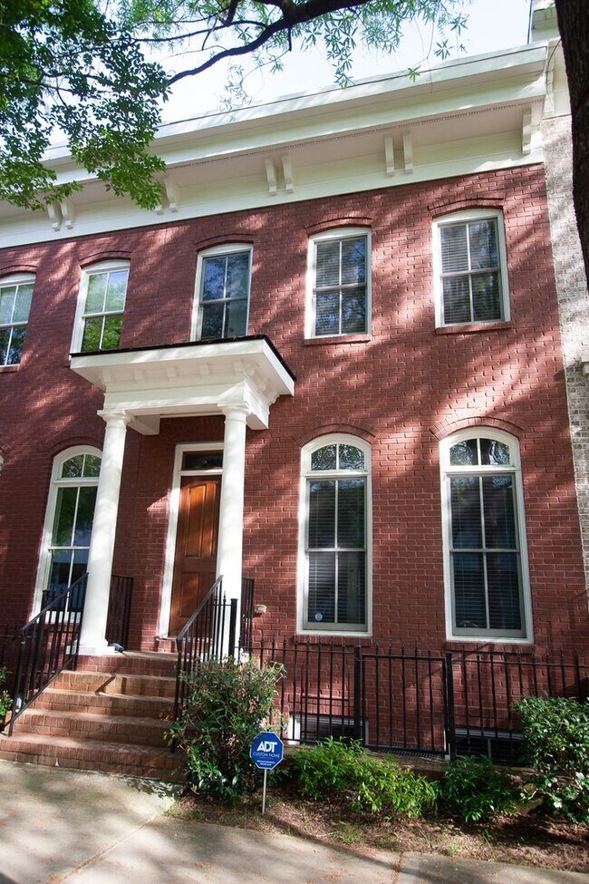 Building Photo - 839 Inman Vlg Pkwy NE
