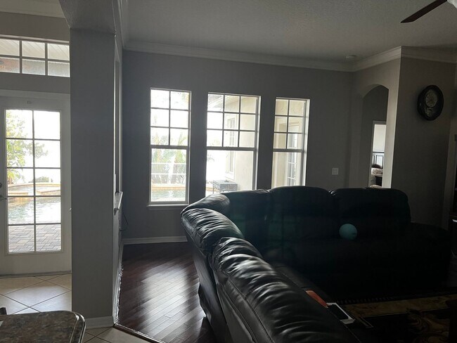 Building Photo - 6 Bedroom Single Family Home in Apollo Beach