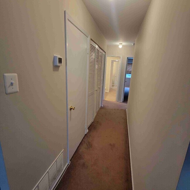 Building Photo - 2156 Birch Dr