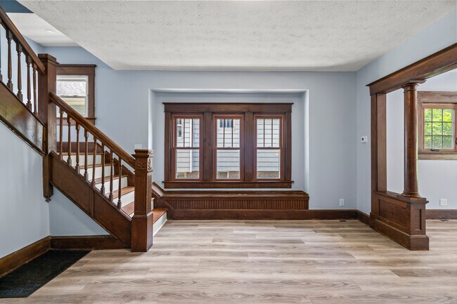 Building Photo - 2332 E 16th St