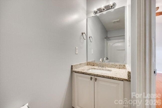 Building Photo - 2052 Shady Pond Dr