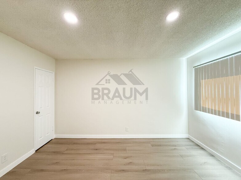 Building Photo - 5433 Sepulveda Blvd