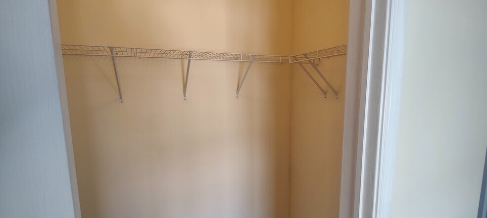 Building Photo - 9 Cambria Ln