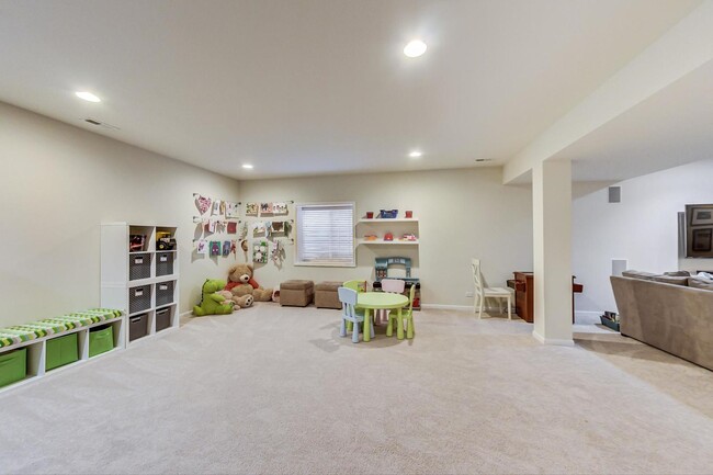 Building Photo - 1382 Kensington Ct