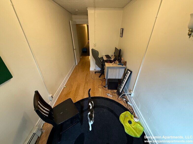 Building Photo - 94 W Cedar St