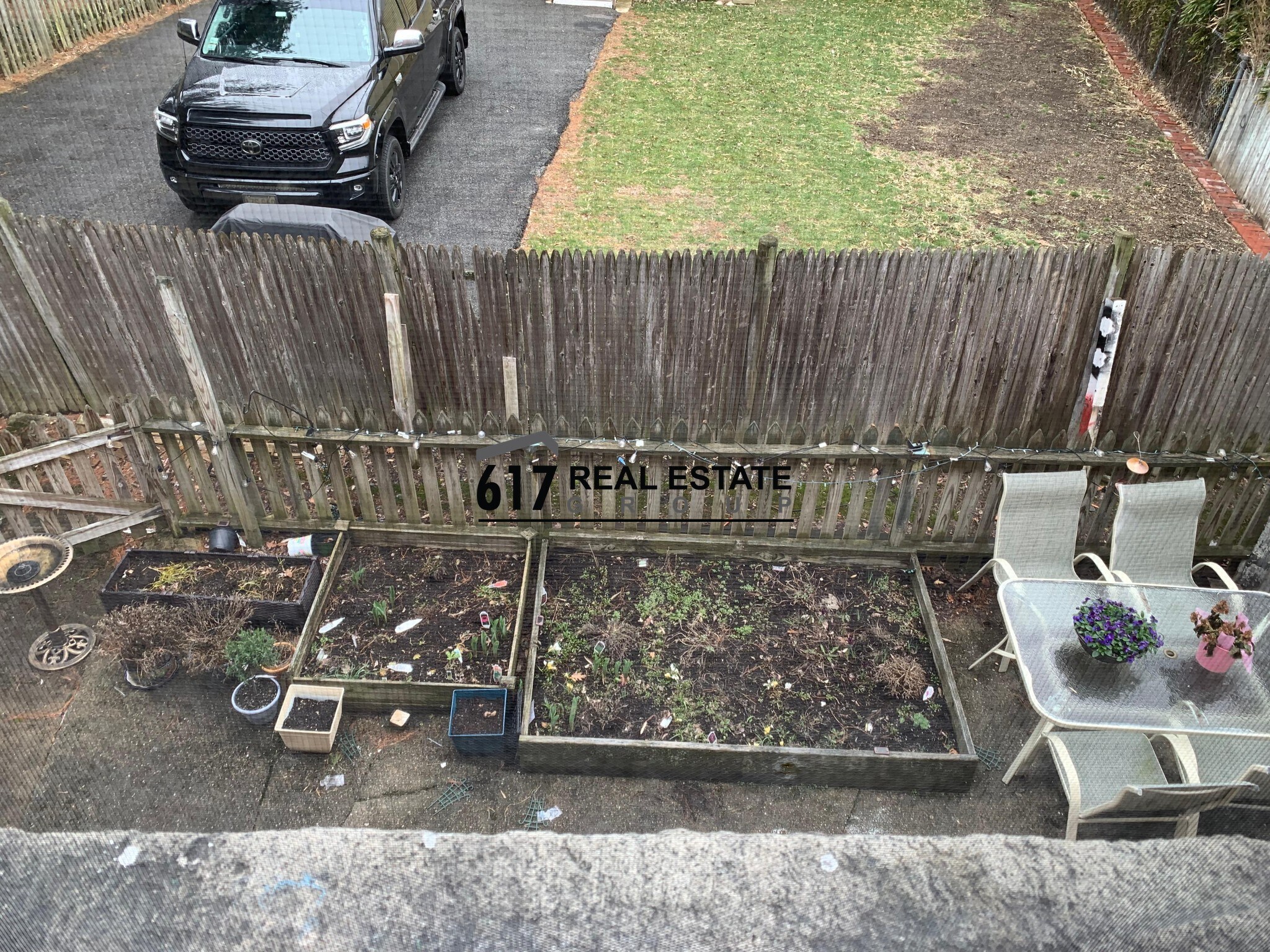 Building Photo - 14 Holmes St