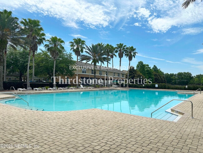 Building Photo - 13039 Sunset Lake Dr