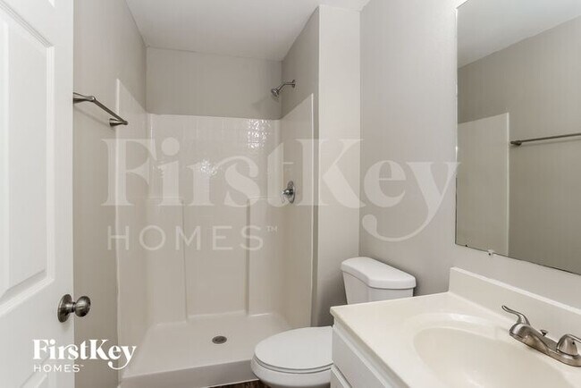 Building Photo - 6671 Gentle Oaks Dr N