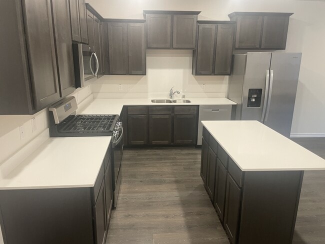 Building Photo - 2021 Crooked Bow Dr