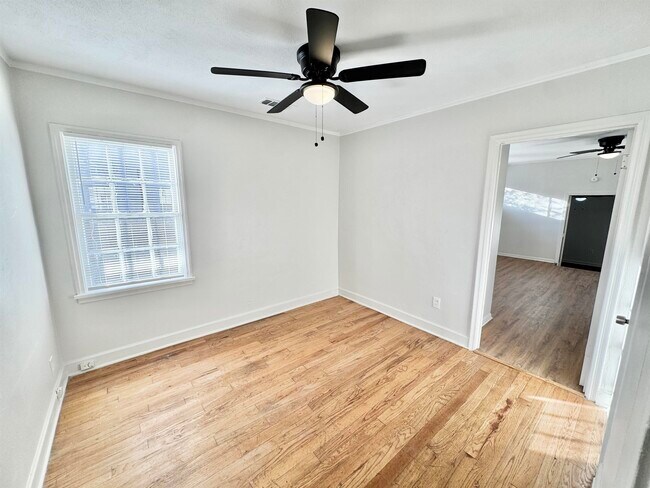 Building Photo - 3880 Spottswood Ave