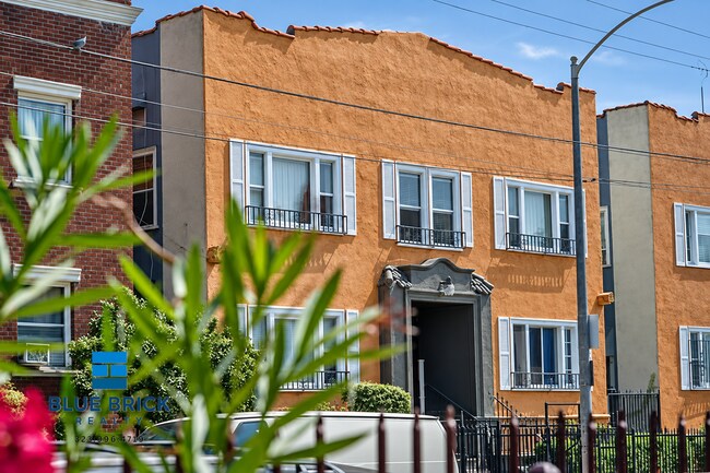 Building Photo - 410 N Coronado St