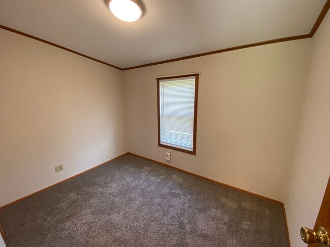 Building Photo - Mobile Home