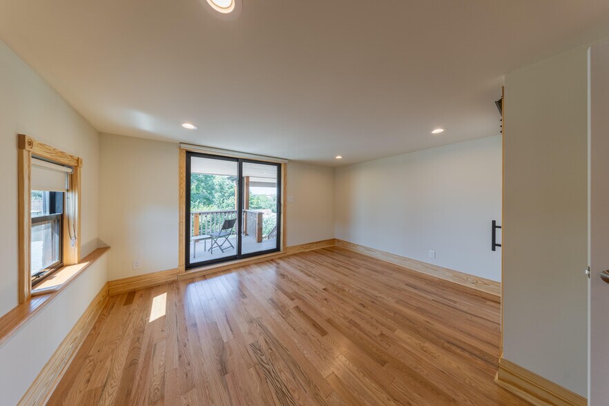 Building Photo - 3231 Morganford Rd